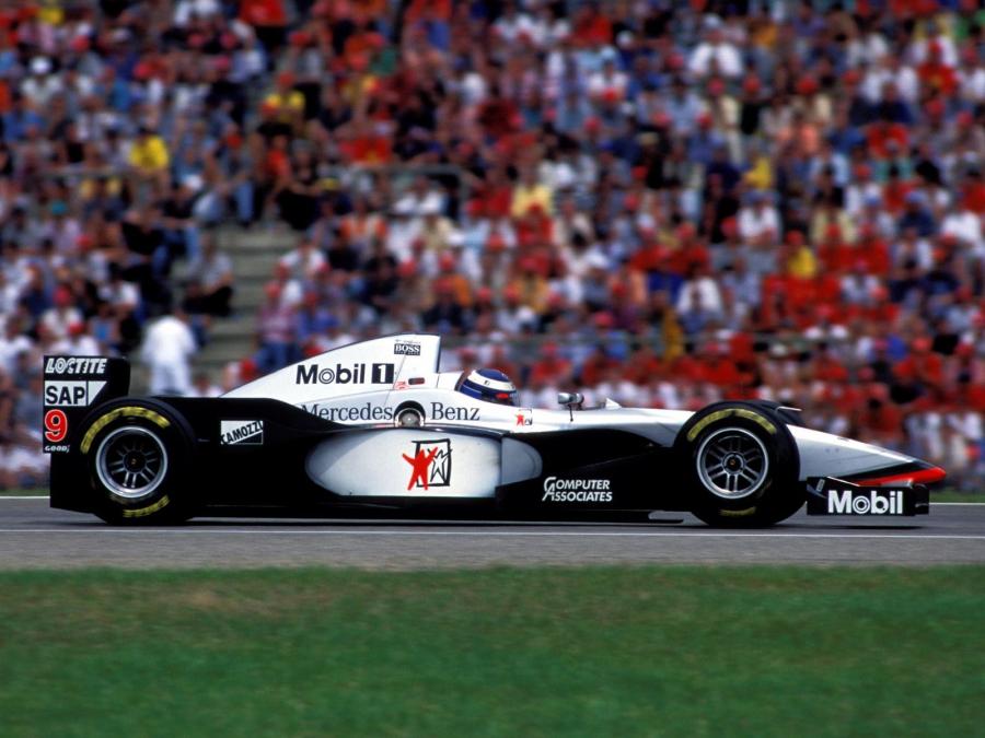  McLaren Mercedes-Benz MP4-12 1997 года  (фото 2 из 8)